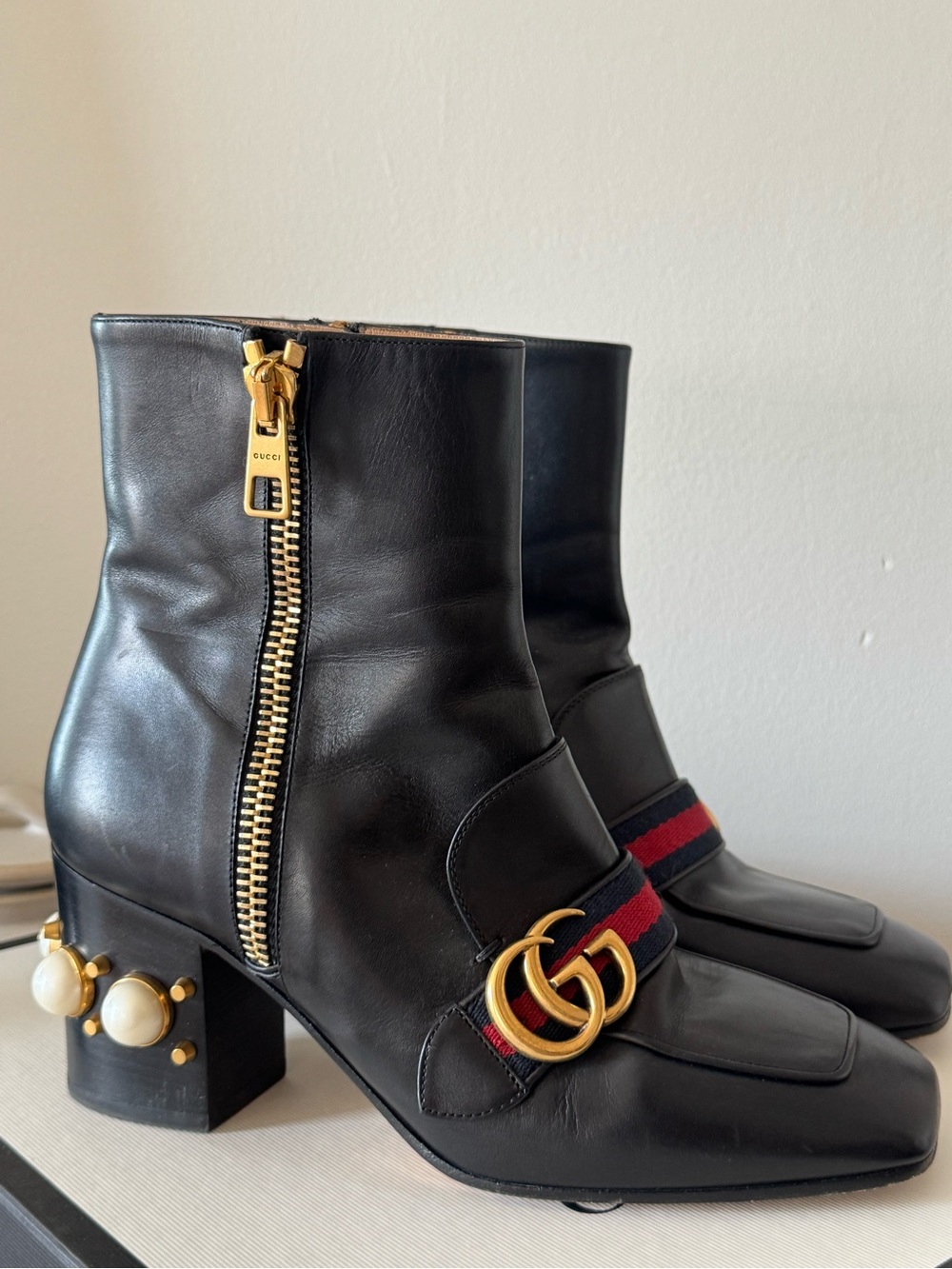 Gucci Black Leather Ankle Boots with Gold GG and Pearl Heel Accents - Picture 4 of 14